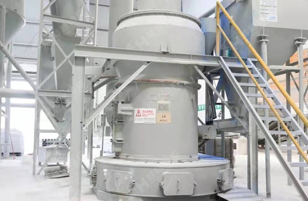 四川某市HC1500擺式磨粉機(jī)生產(chǎn)線投產(chǎn)：白云石粉325目，時(shí)產(chǎn)6噸